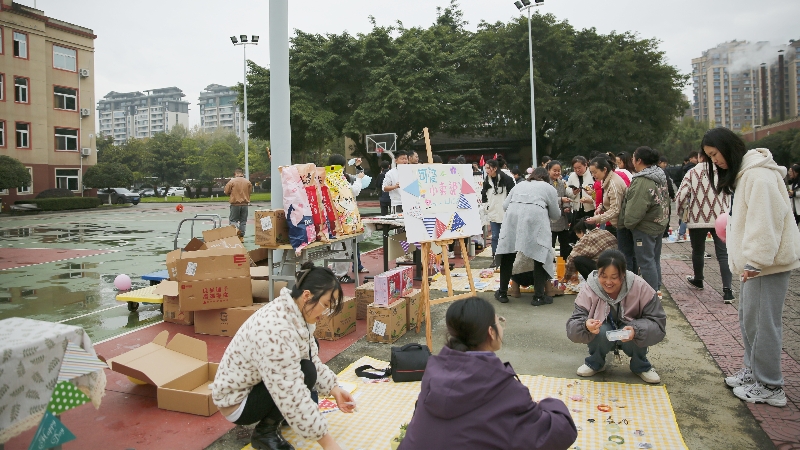 文化周|共享闲置，“集市”行乐，爱体育官方网页版-爱体育(中国)
开展爱心集市公益活动