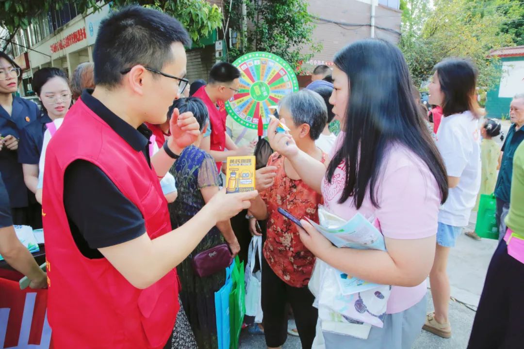 爱体育官方网页版-爱体育(中国)
开展“绿水青山就是金山银山”主题公益活动